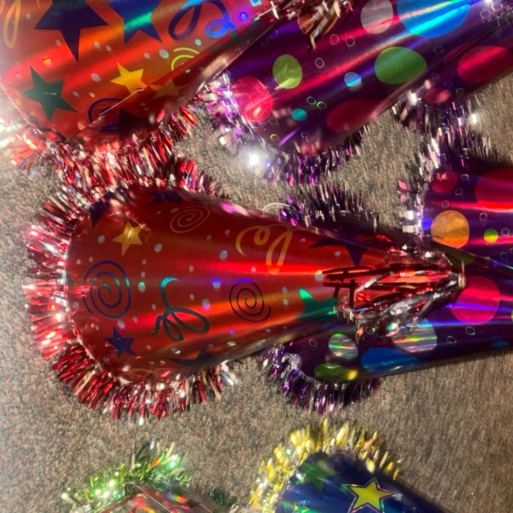 17 Party Hats with Shimmering Tinsel